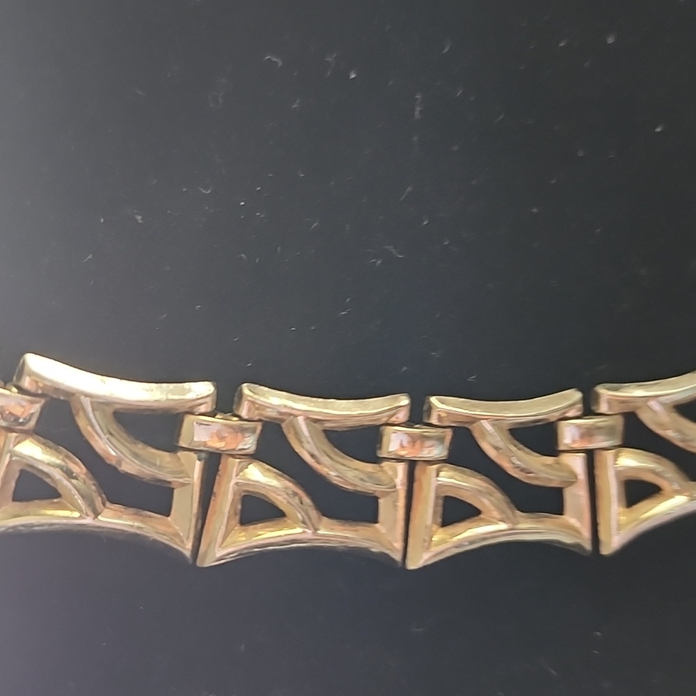 Gold Tone Necklace - Picture 2 of 3